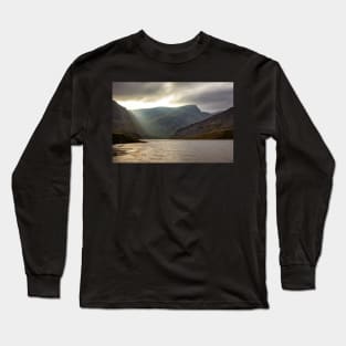 Llyn Ogwen, Snowdonia National Park Long Sleeve T-Shirt